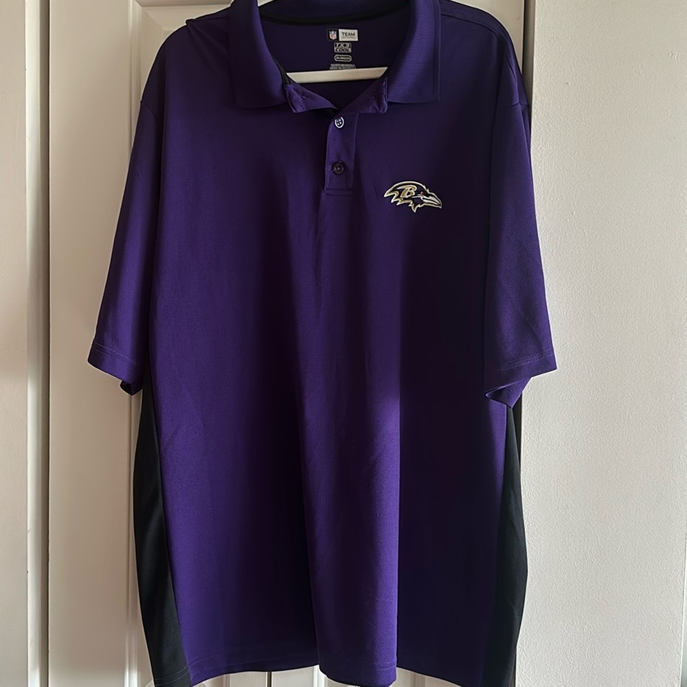 NFL men’s 2XL Baltimore Ravens polo. Gently worn.